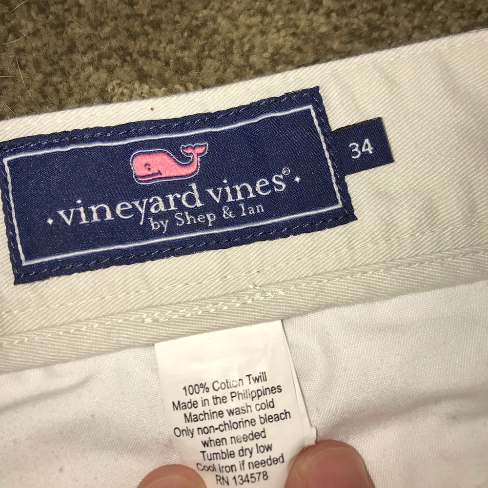Off white Vineyard Vines men’s/boys shorts